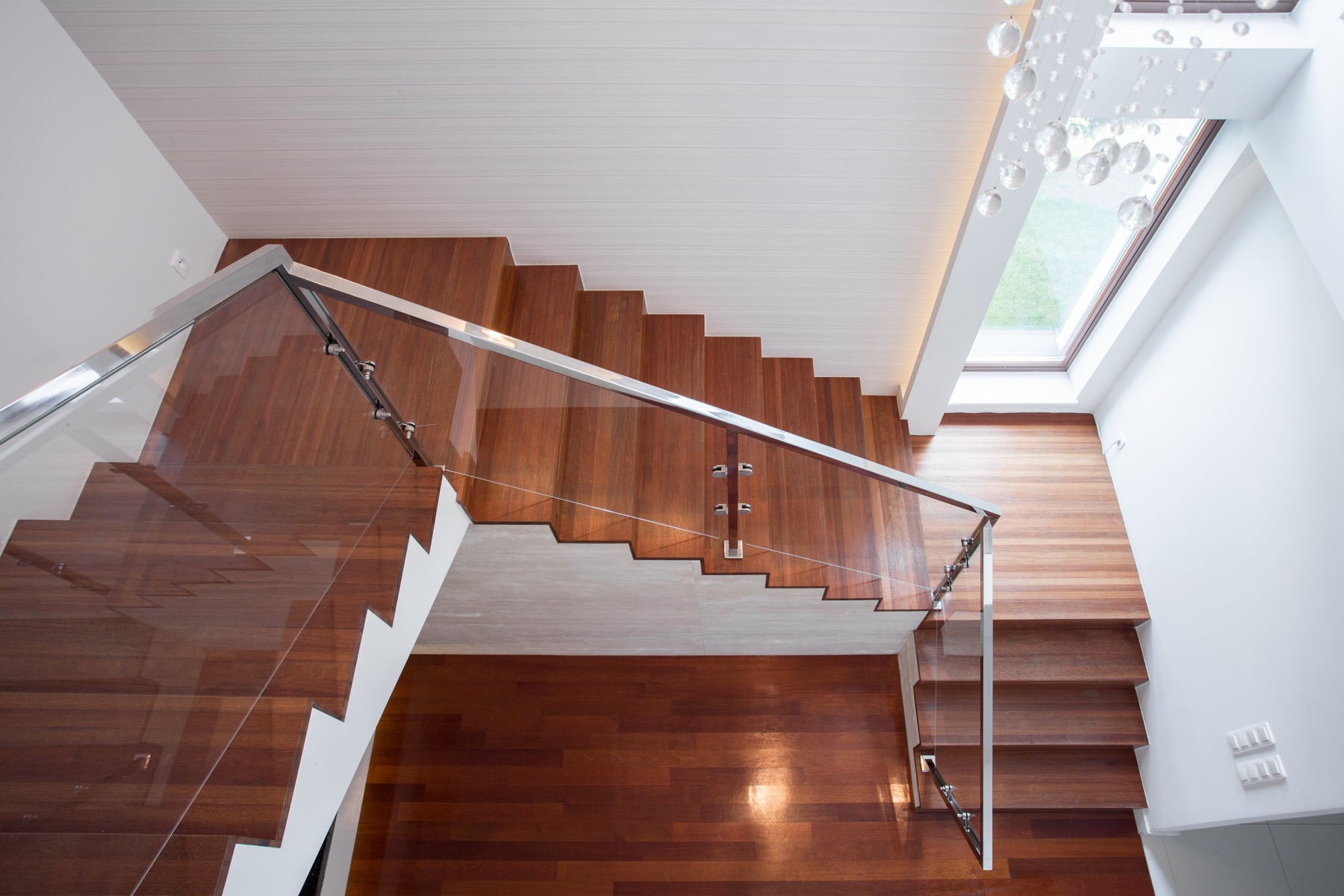 Staircase railing and handrail reference image
